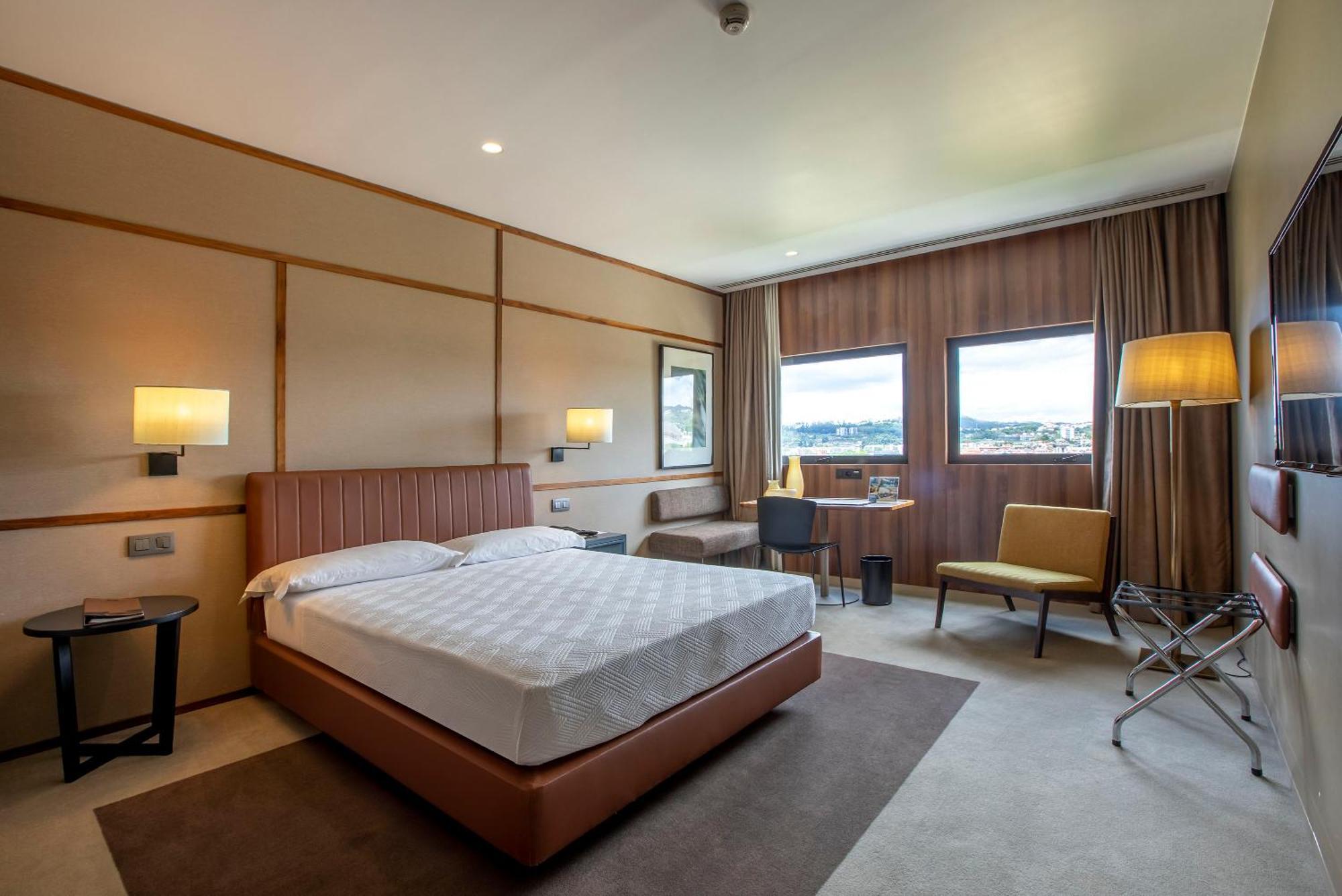 Hotel De Guimaraes Business & Spa Buitenkant foto