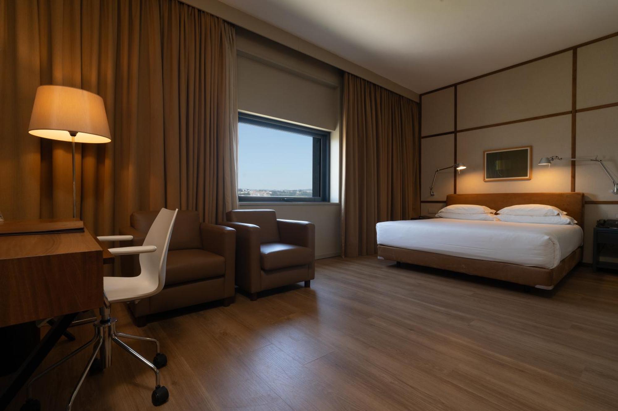 Hotel De Guimaraes Business & Spa Buitenkant foto